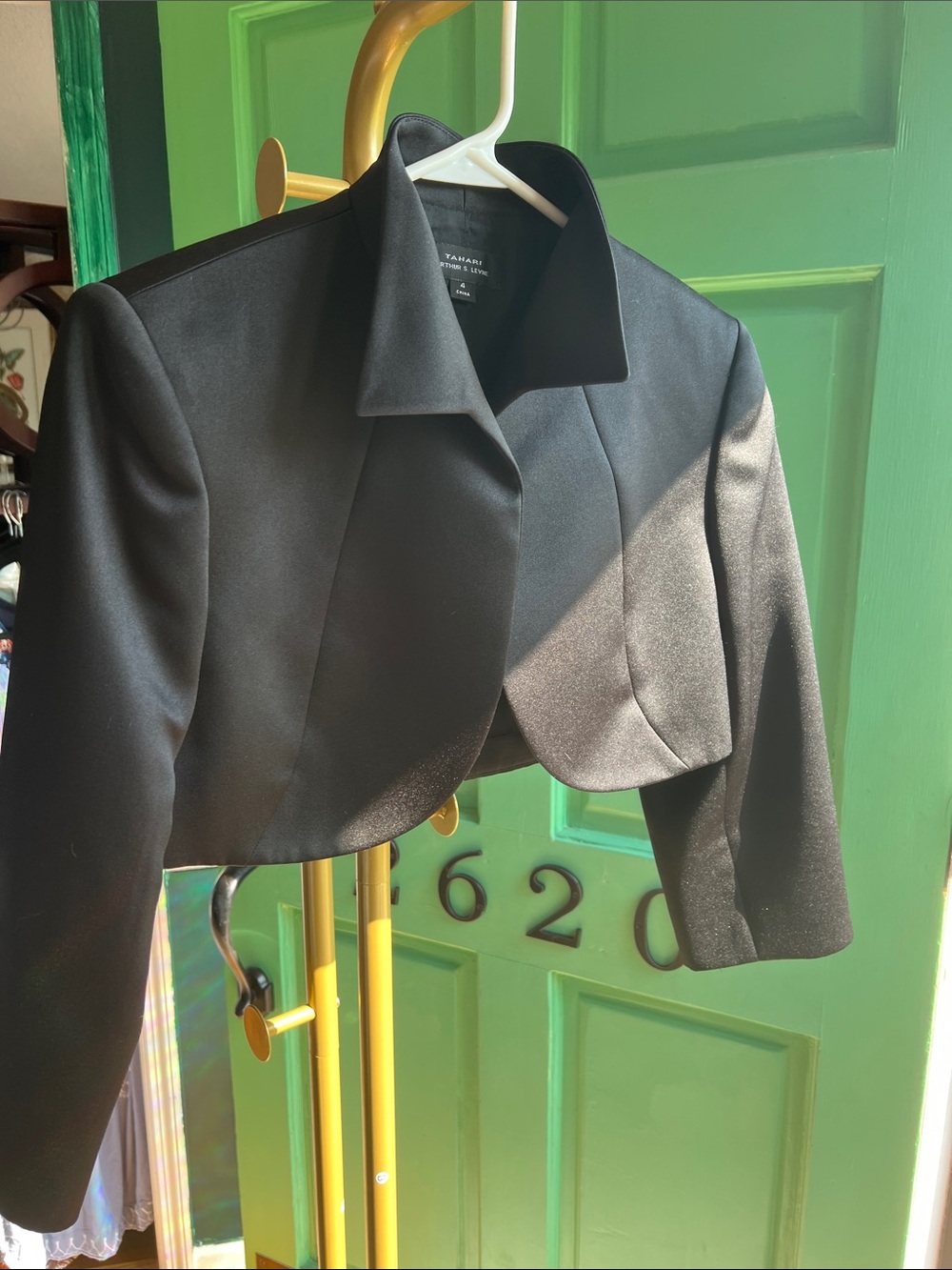 Tahari ASL Black Cropped Jacket -size 4